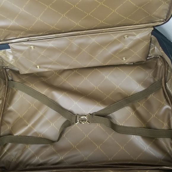 VINTAGE MEMBERS ONLY OLIVE GREEN SUITCASE/ CARRY-ON LUGG 14"X 20" X 7" - Picture 5 of 10